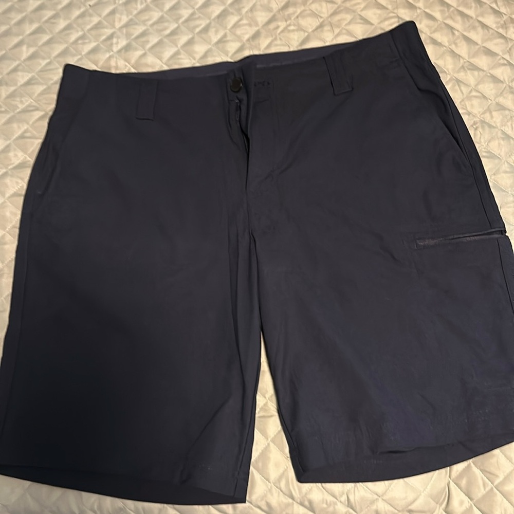 Men’s cargo shorts